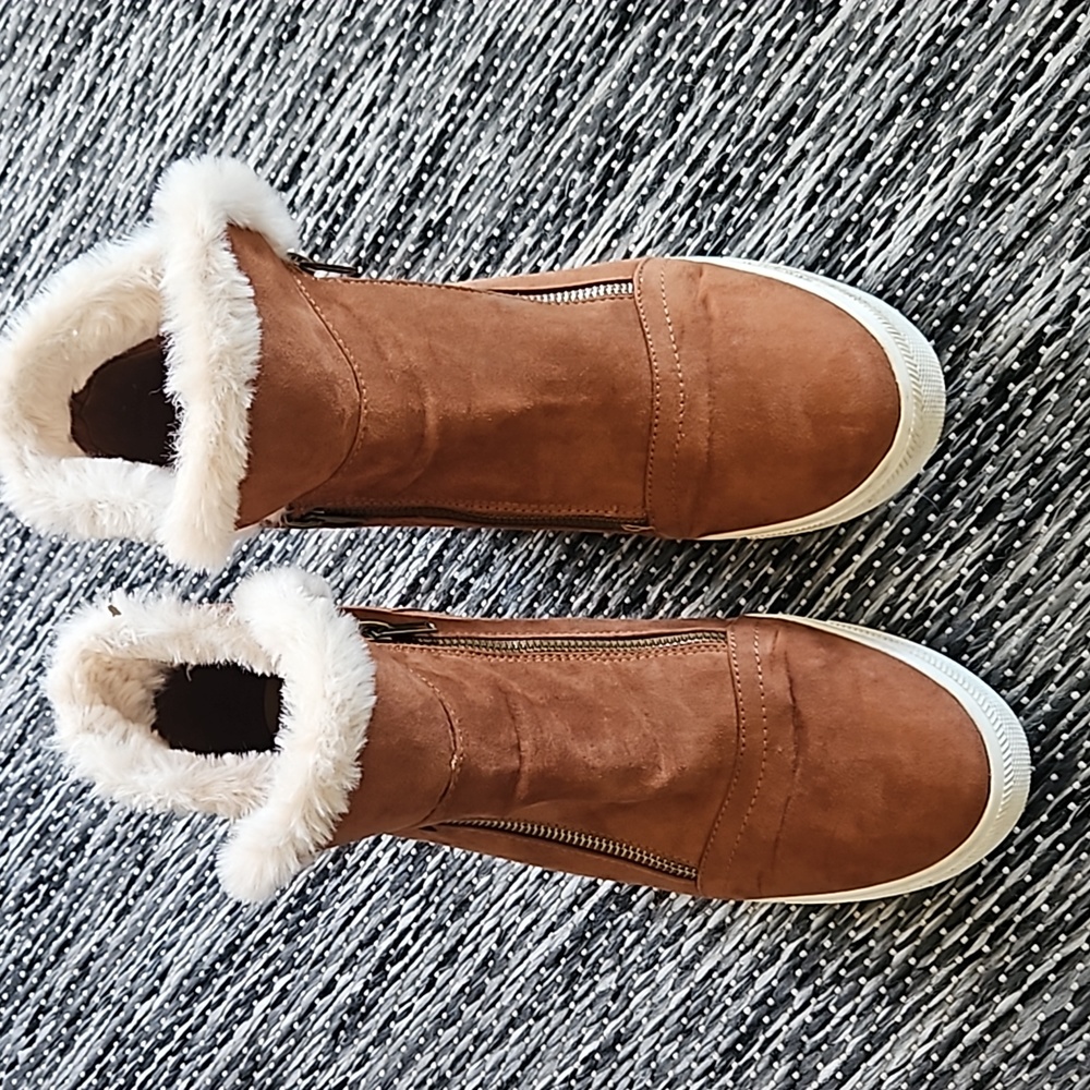 Just Fab Faux Fur Wedge Ankle Boots (Size 11)